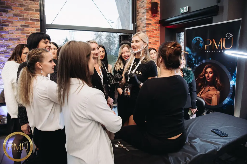 Anastasiia Zolotova teaching permanent makeup — 2 of 13