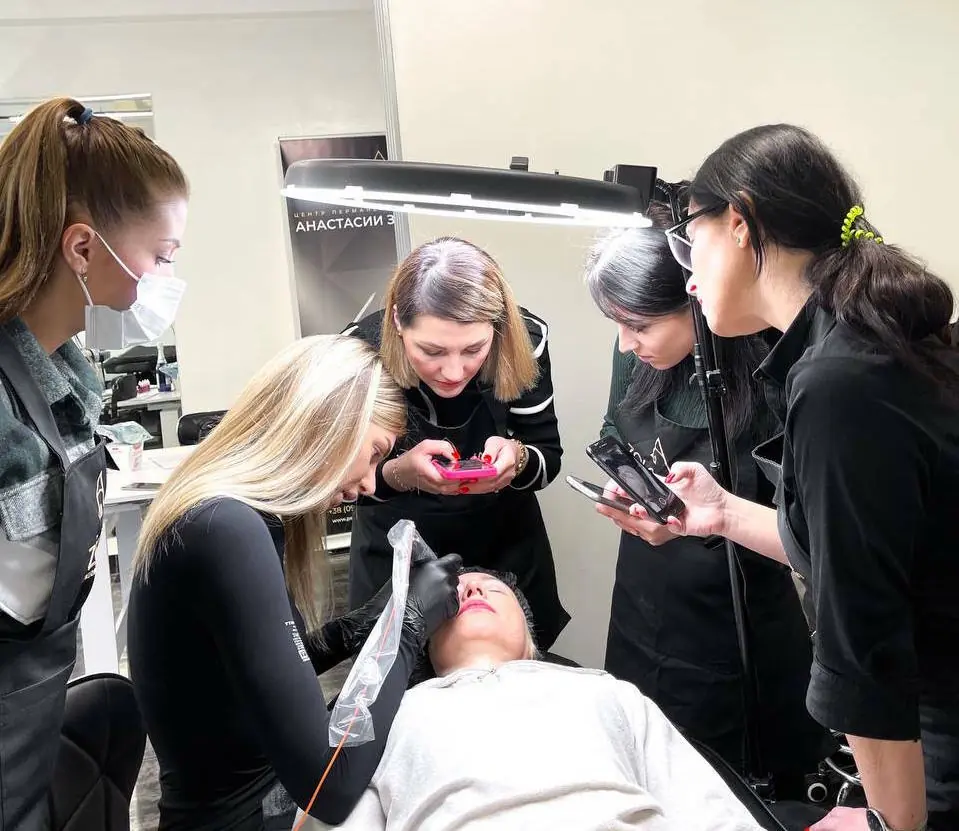 Anastasiia Zolotova teaching permanent makeup — 5 of 13