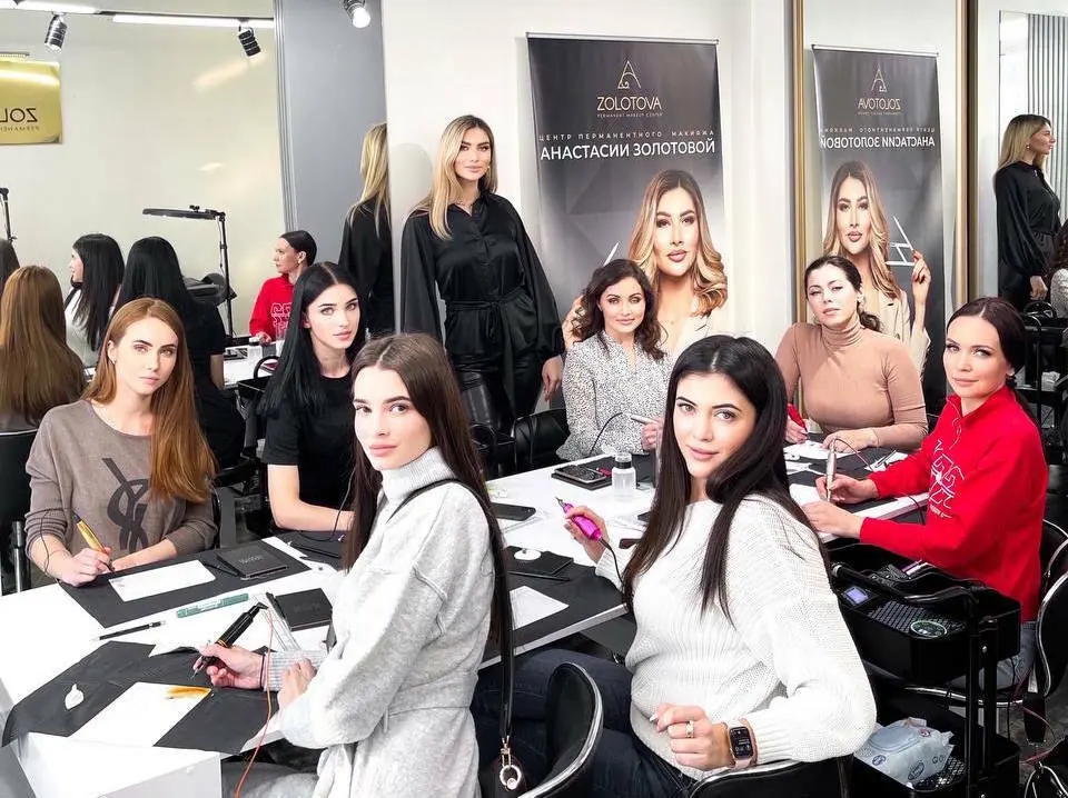 Anastasiia Zolotova teaching permanent makeup — 6 of 13