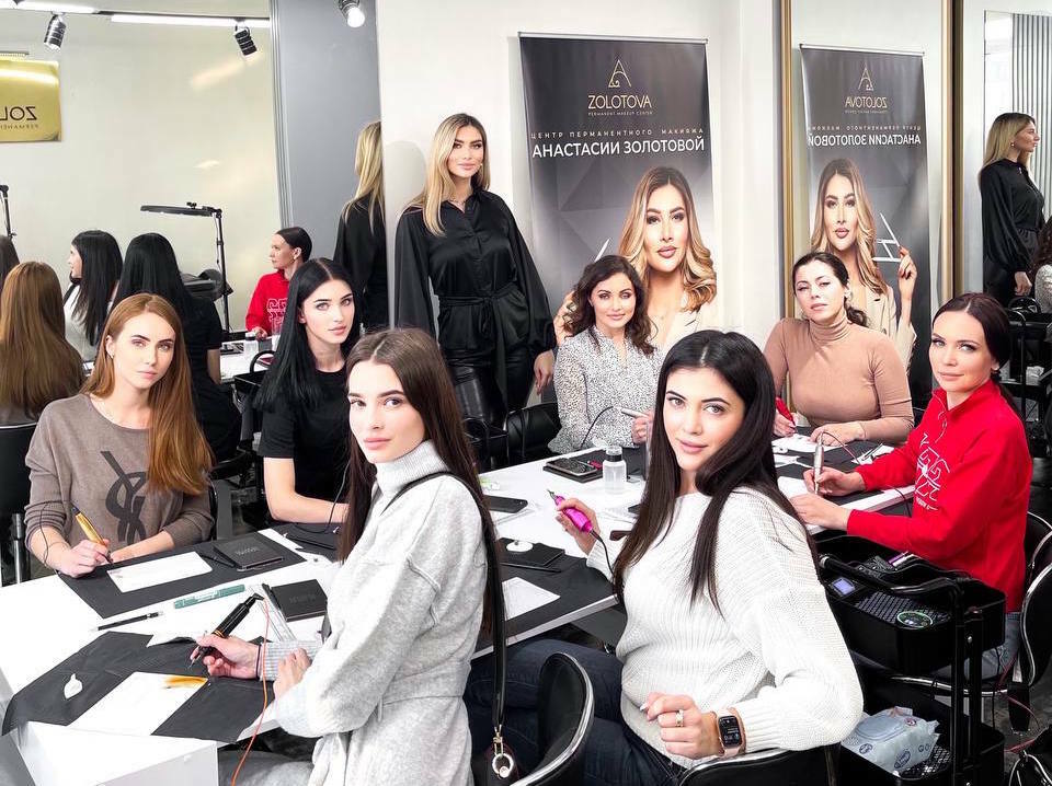 Anastasiia Zolotova teaching permanent makeup — 6 of 13