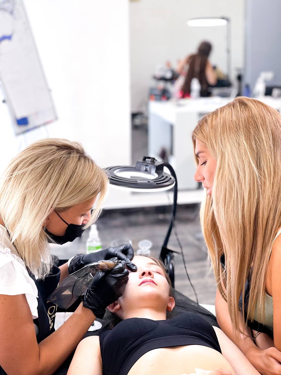 Anastasiia Zolotova teaching permanent makeup — 7 of 13